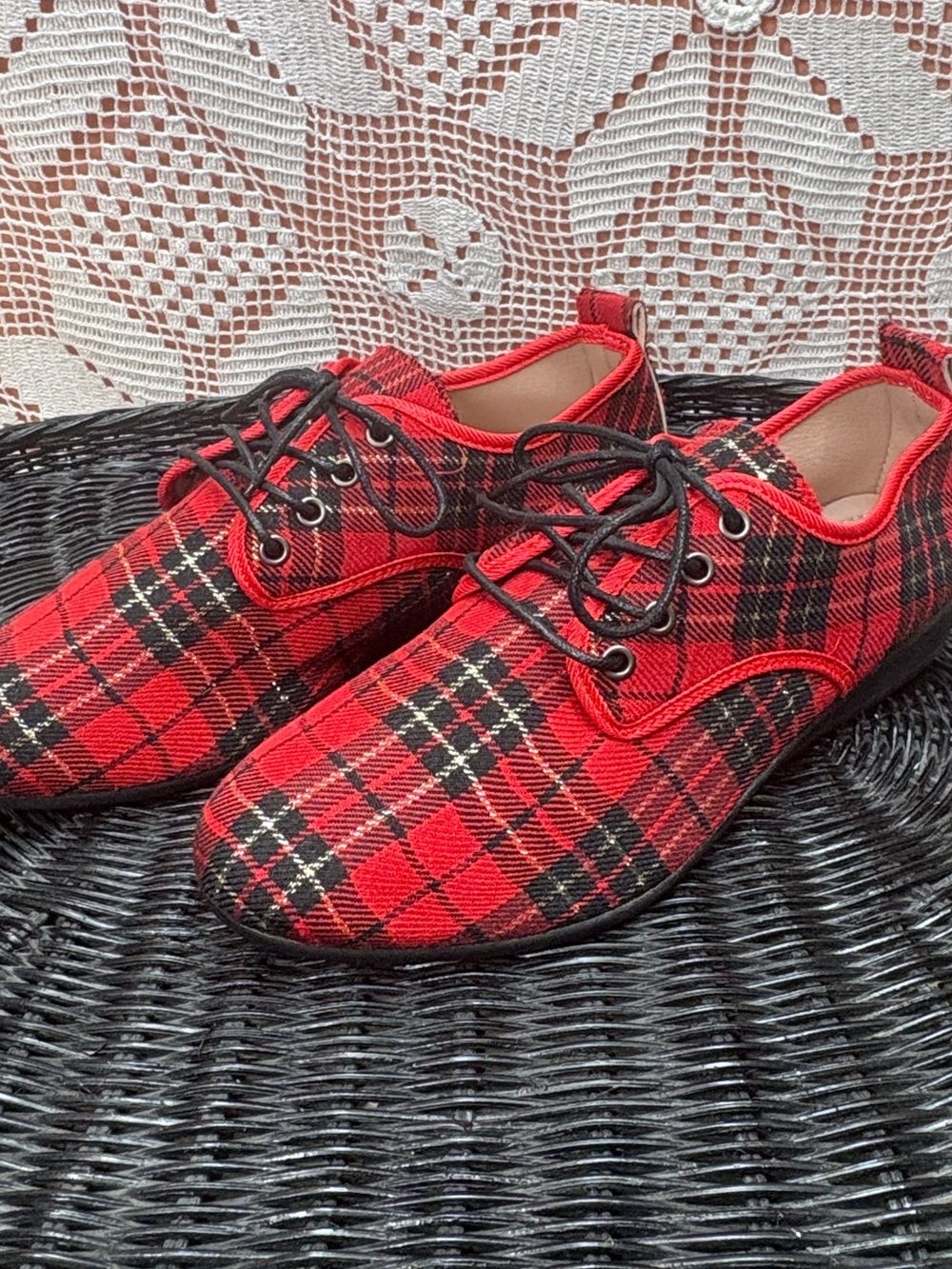 NWOT Red Tartan Plaid Oxford Shoes Women’s Size 8–8.5